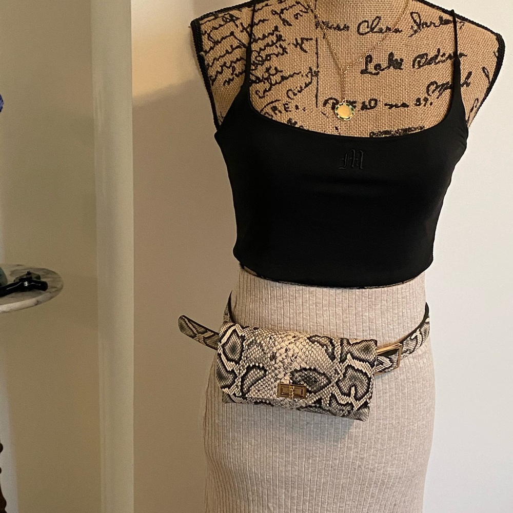 Luxe belt with pouch!